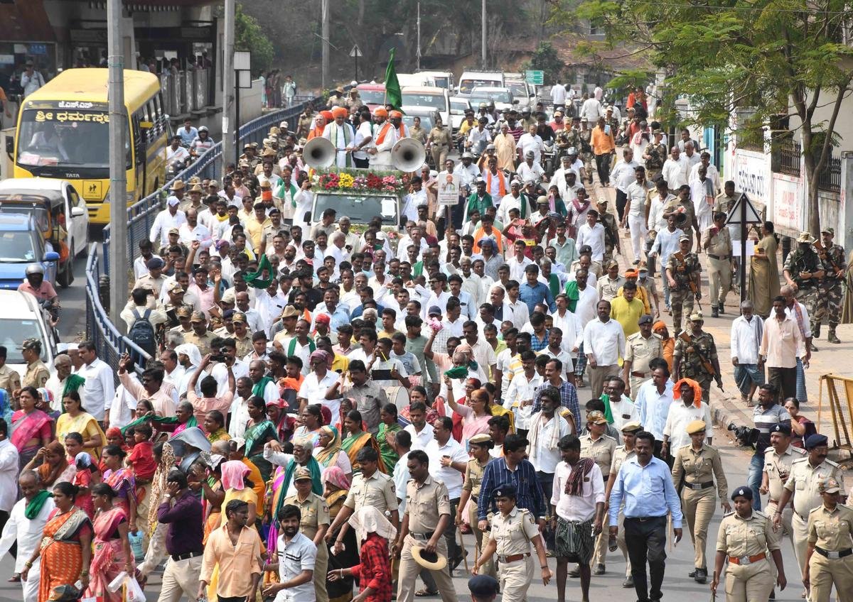 A large crowd taking part in the procession led by Fakira Dingaleshwar Swami of Shirahatti Fakkireshwar Mutt in Dharwad on Thursday.