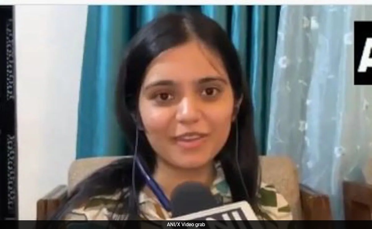 Noida Woman Who Quit Corporate Job Makes It To UPSC Top 20