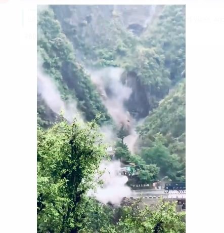 Video: Srinagar-Jammu Highway Hit By Massive Landslide After Heavy Rain