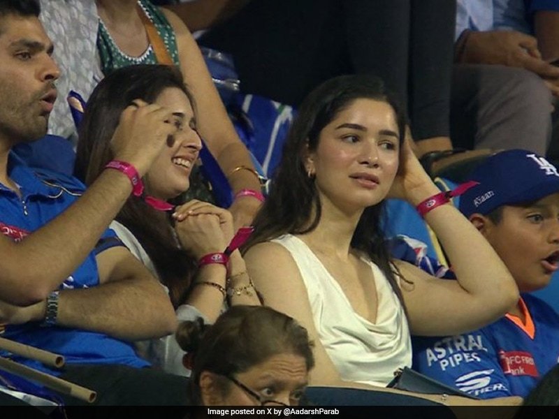 Sara Tendulkar Cheers For MI vs KKR In IPL 2024 Game. Pics Viral